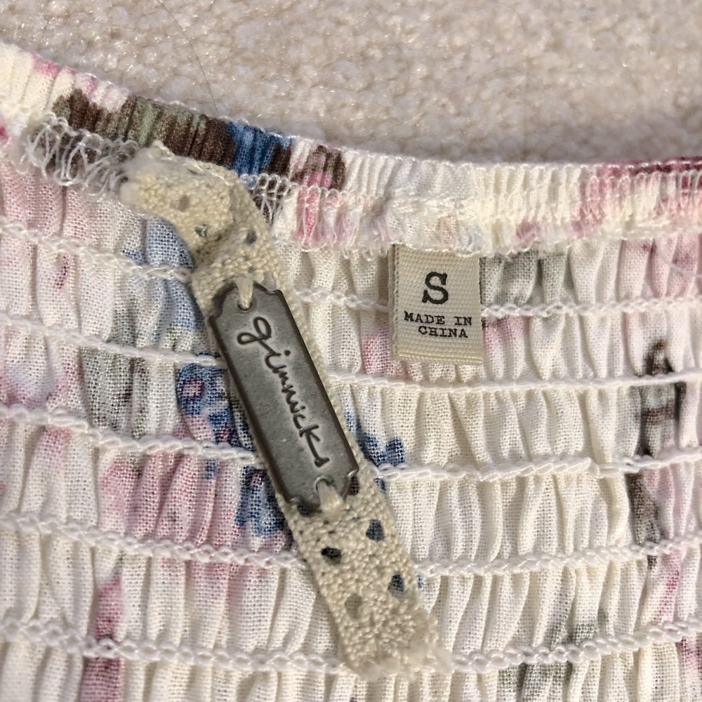Gimmicks by BKE Buckle Floral Smocked Top - Picture 8 of 10